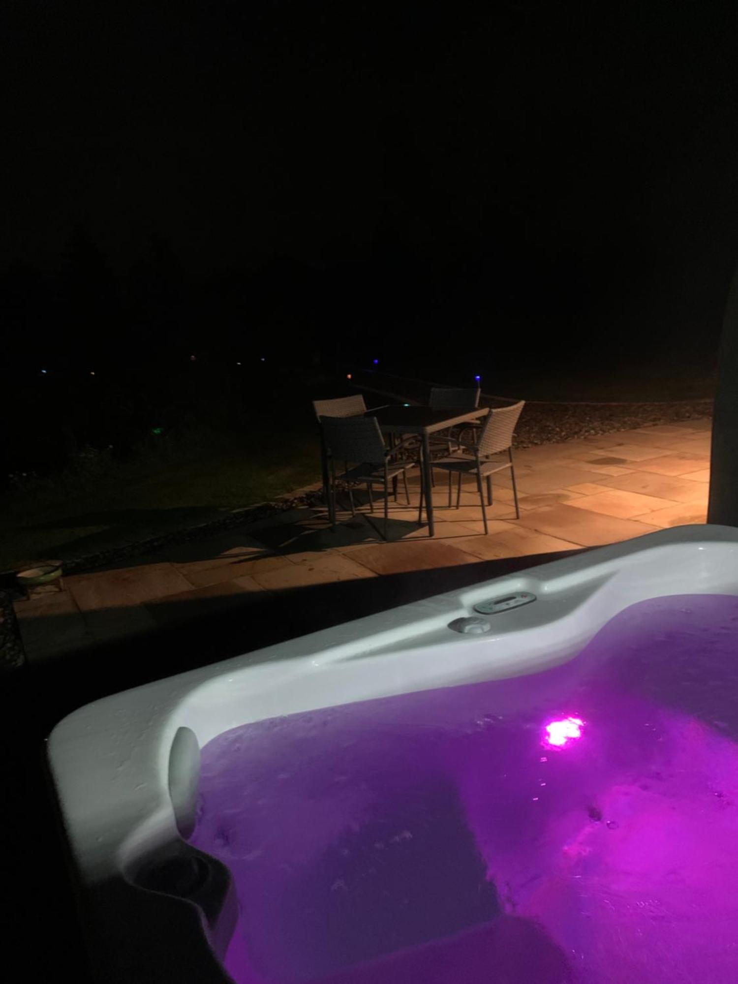 Villa Red Squirrel Pod With Hot Tub Oban Exterior foto